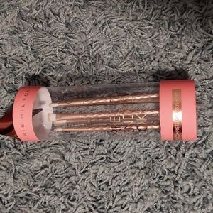 NWT Paris Hilton Makeup Brush Set